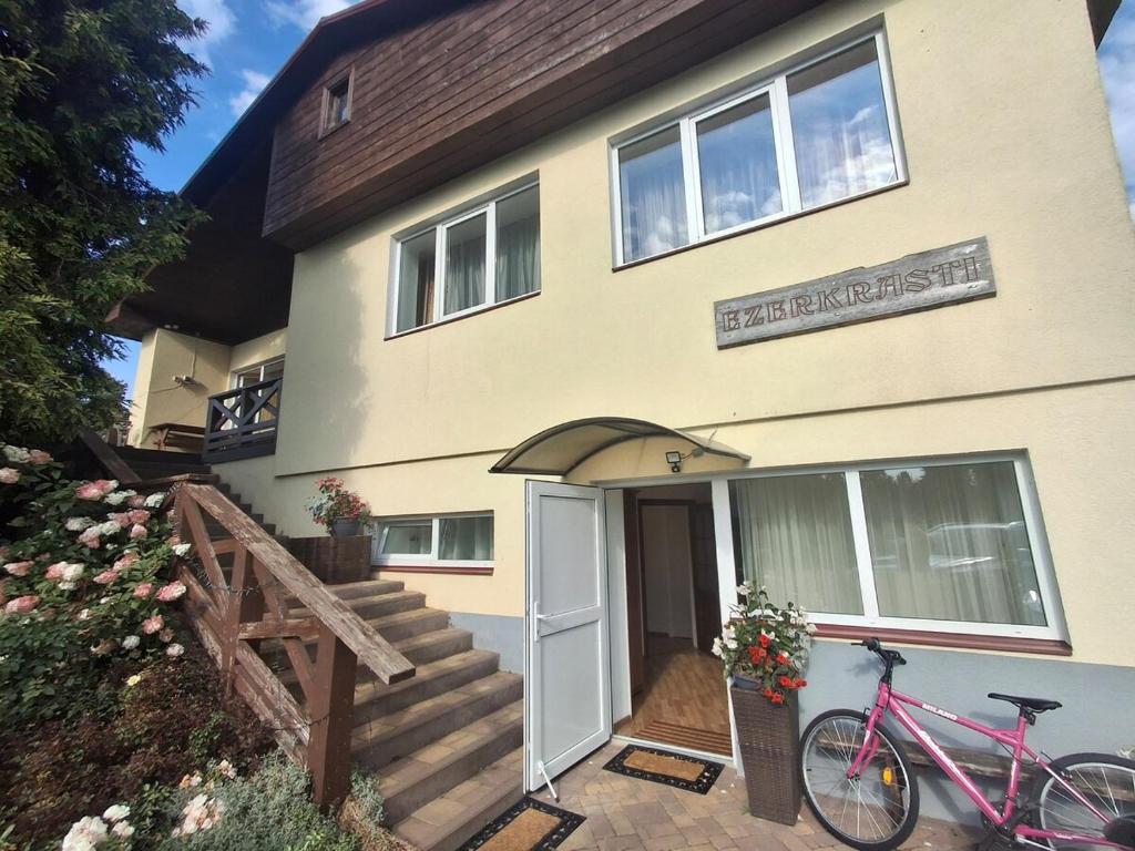 Apartmenti Ezerkrasti, Jaunpils