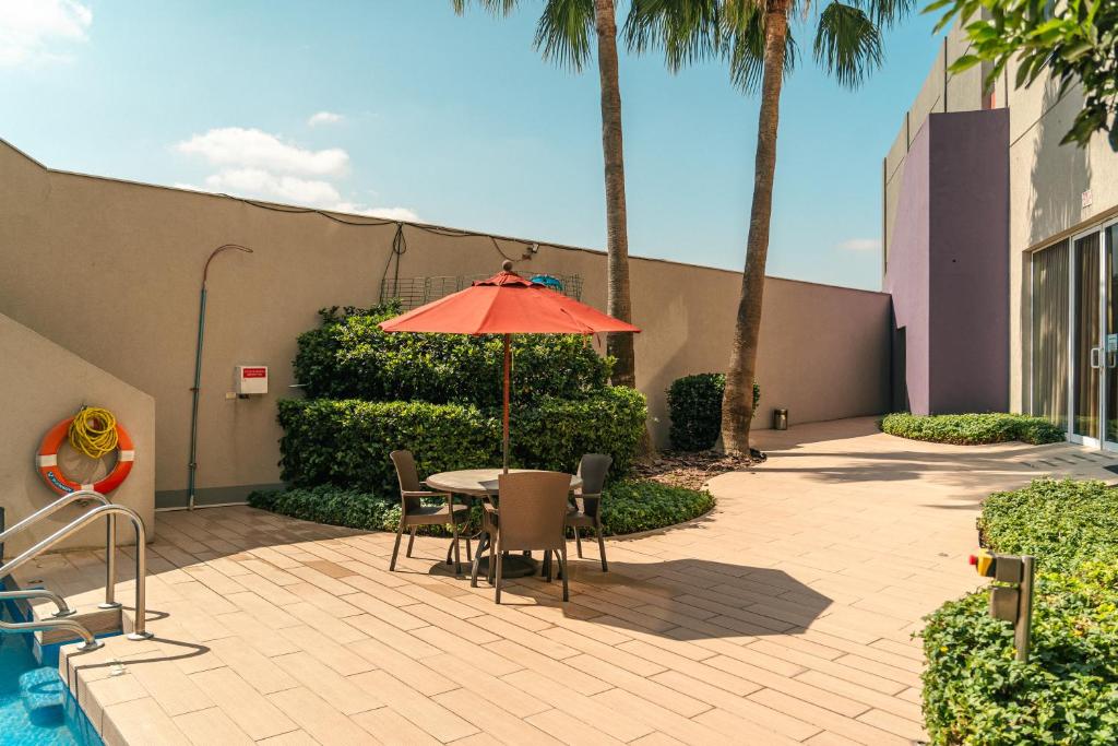 Crowne Plaza Monterrey Aeropuerto By IHG バルコニー/テラス