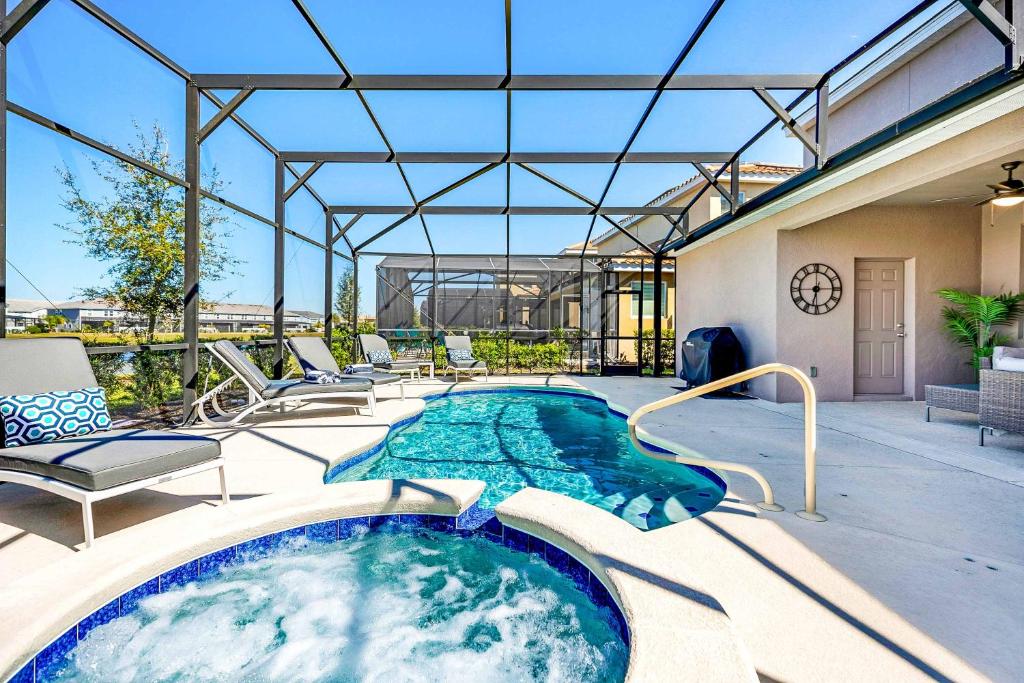 Solterra Lake, Loughman