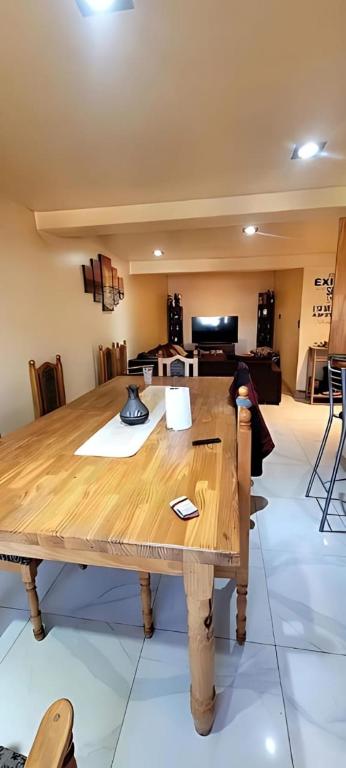 Hermoso Departamento a 5 Minutos del Centro de 3 Dormitorios, 1 Baño, Cochera Cubierta - 4