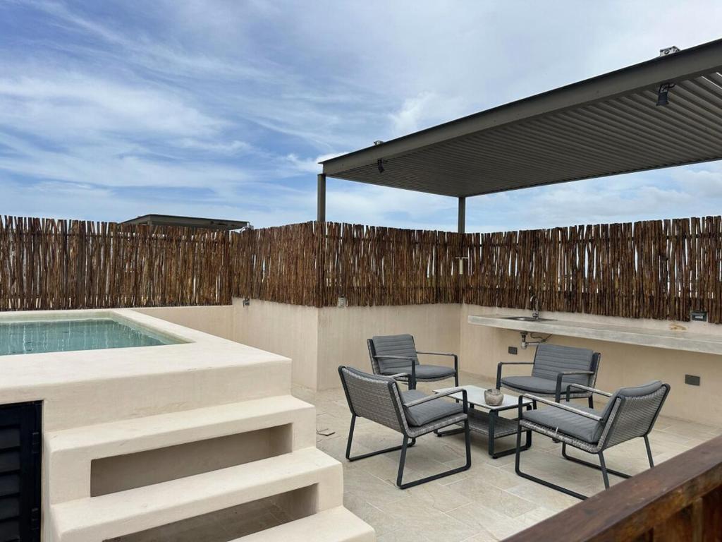 Oceanview Penthouse w Private Pool - 4
