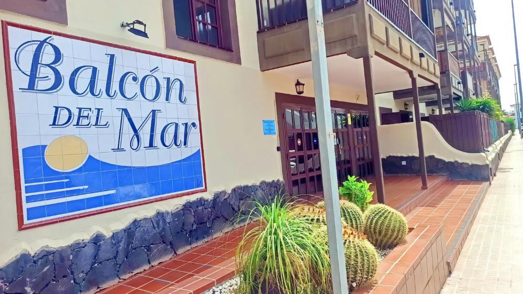 SUNNY 1Bed APARTMENT WITH OCEAN VIEW ON THE 1st COASTLINE - 2