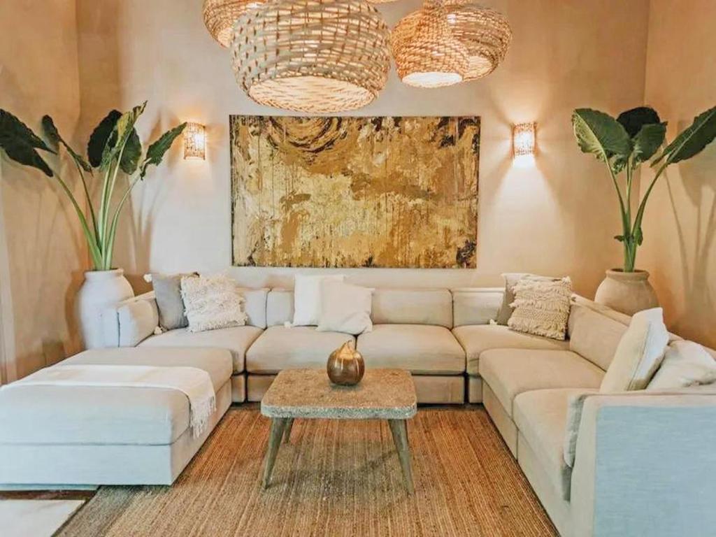 Boho-Chic Villa with 4 Bedrooms & 5 Bathrooms in Exclusive Playacar Phase 2 - 1
