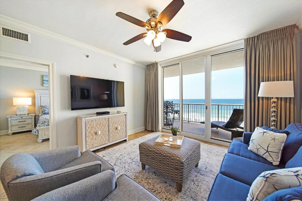 Azure 516 - Beachfront Luxury & Free Beach Service Included!, Fort Walton Beach