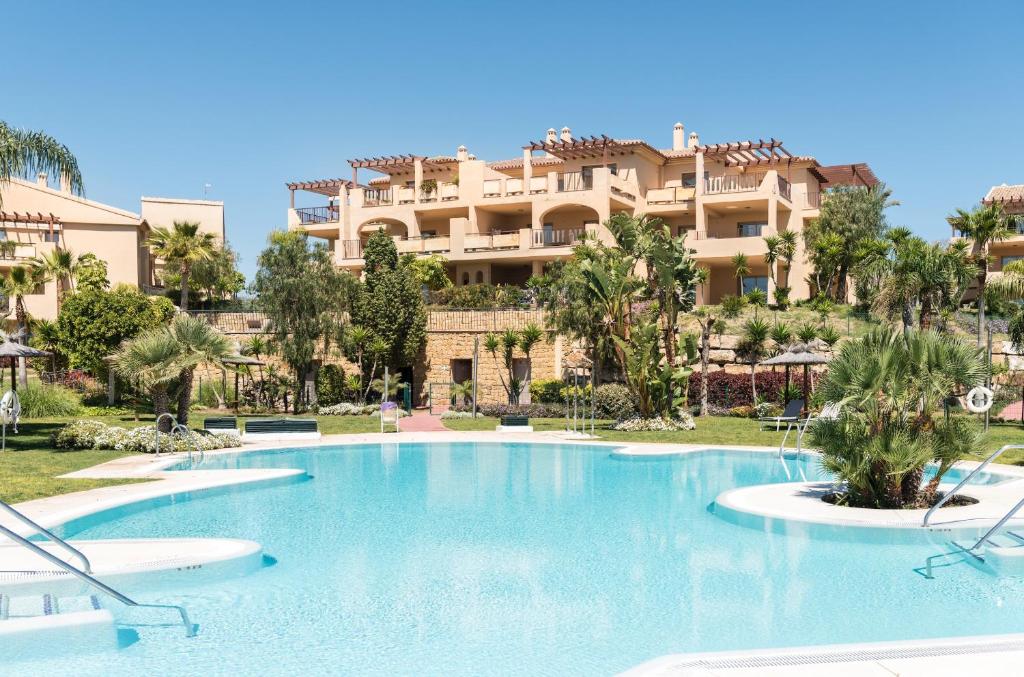 2-Bedroom Sea View Apartment in Benahavis - 1
