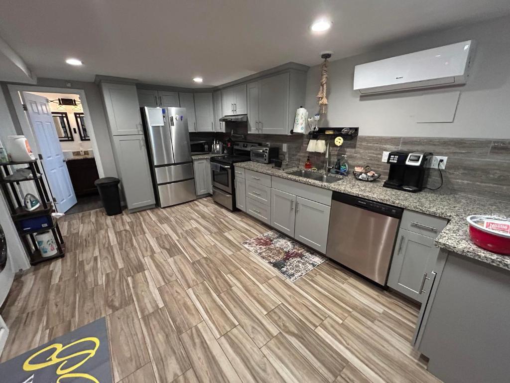 Basement Unit 2br 2ba in Barnum West Near Belmar and Sloan Lake 10 mins to Downtown, Denver