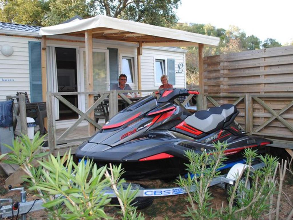Mobil-Home avec Jacuzzi à Bormes-les-Mimosas - API-1-52-401 - 2