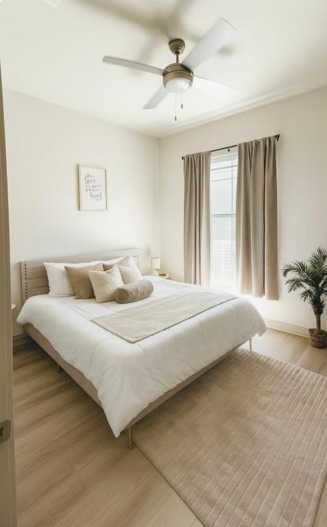 Addison Urban Get Away with a Rooftop Pool! Close to major cities such as Dallas, DFW airport, Grapevine, and Frsico!, Addison