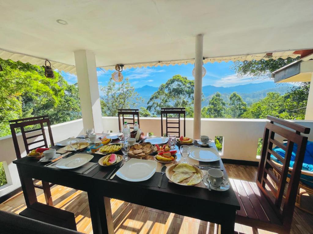 Pleasant View Ella, Ella