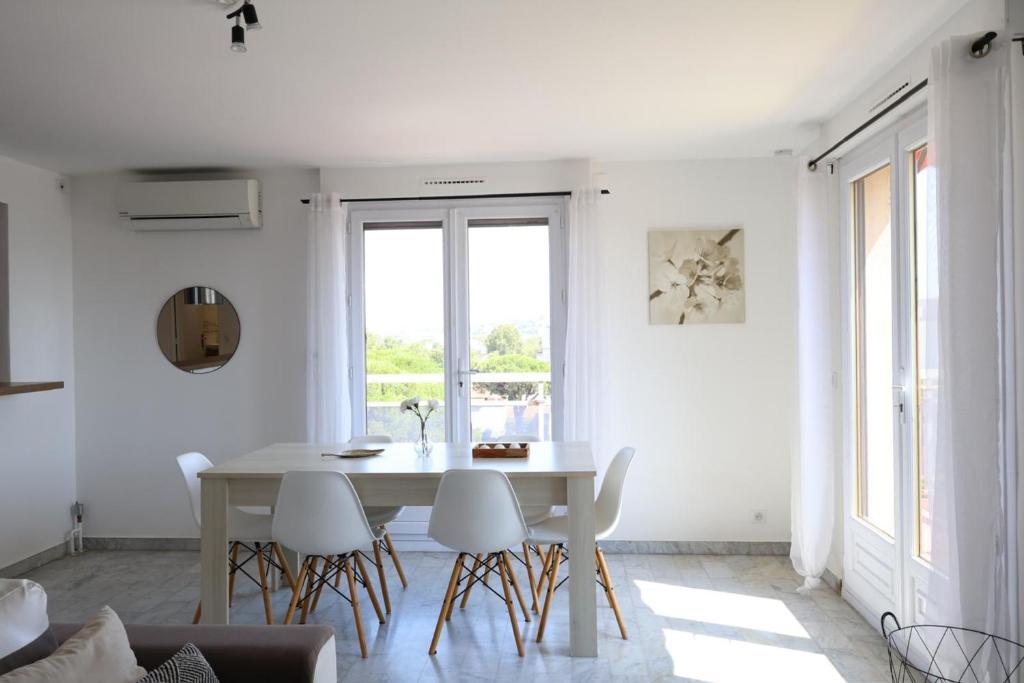 Comfortable stay near the beach and the center - 5