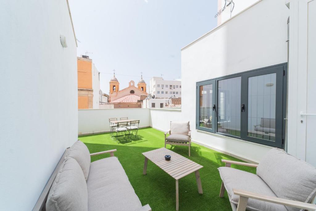 Apartamentos San Francisco con Terraza privada by Expoholidays - 2