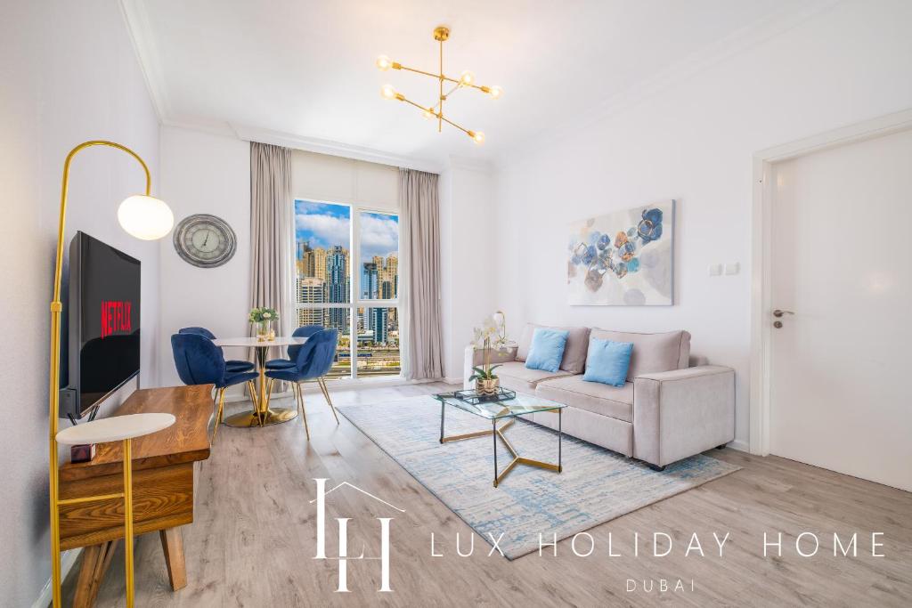 LUX The Ultimate Lake View Residence, Dubaj