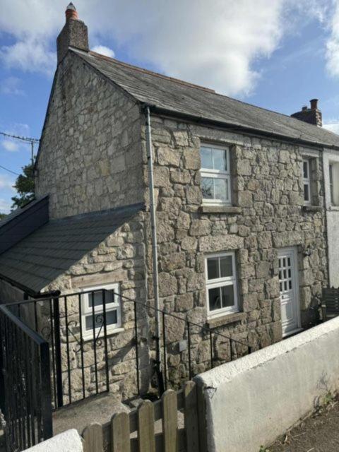 Leghorn Retreat, Saint Dennis