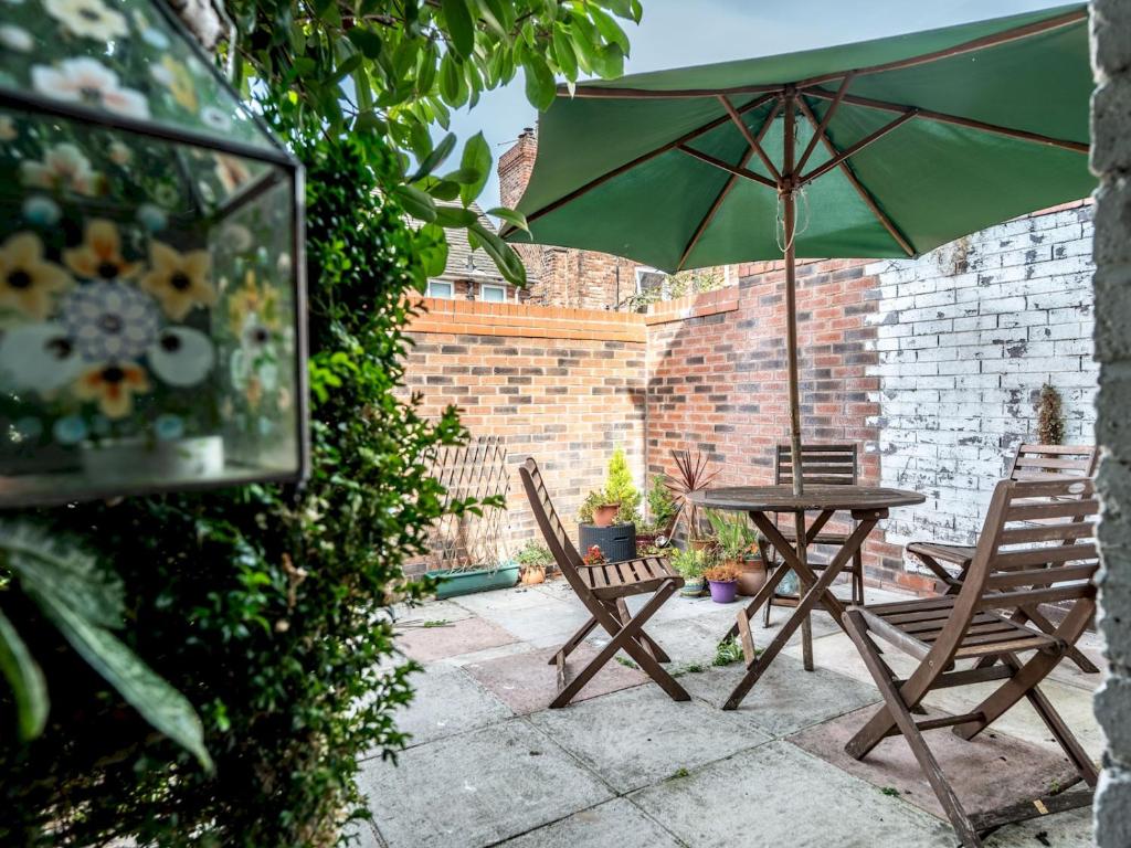 Pass the Keys 2 Bed Charming Home by Sefton Park Liverpool, Liverpool