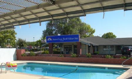 Swimming pool, Americas Best Value Inn Livermore in Livermore (CA)