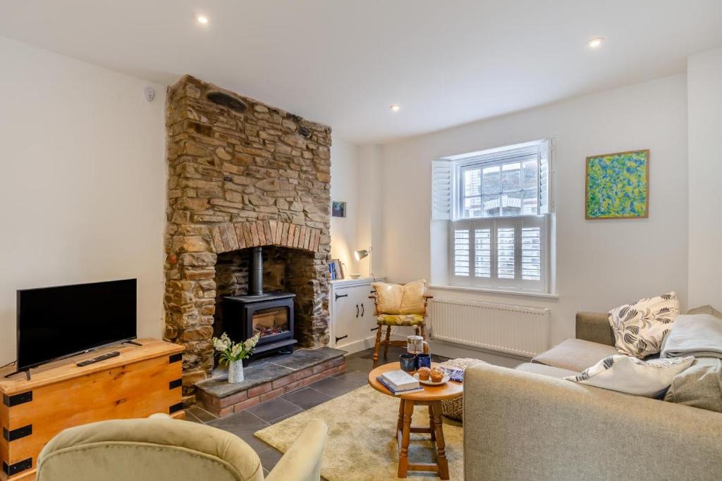 Wave Crest, Appledore