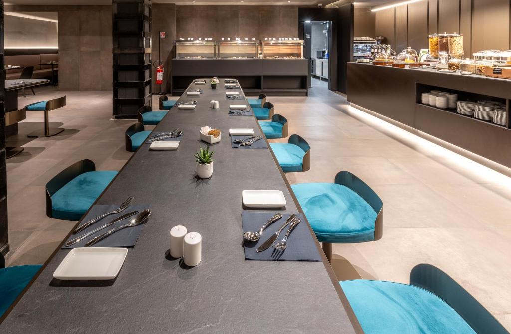 Scarlatti Hotel Milano — Restauracje i bary in Mediolan, Lombardia