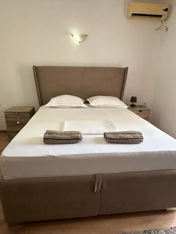 Rooms Ajllin - 4