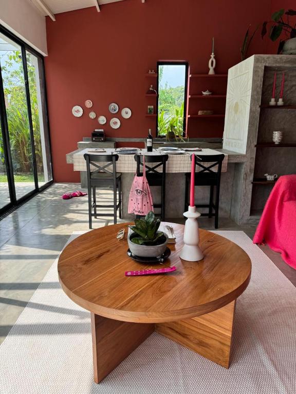 The Vicarage, Mirissa (jih)