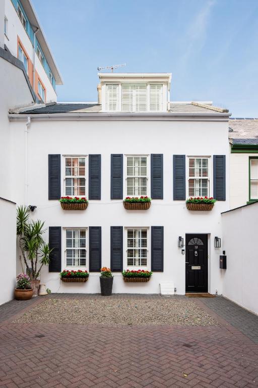 Sandringham House, Saint Helier Jersey