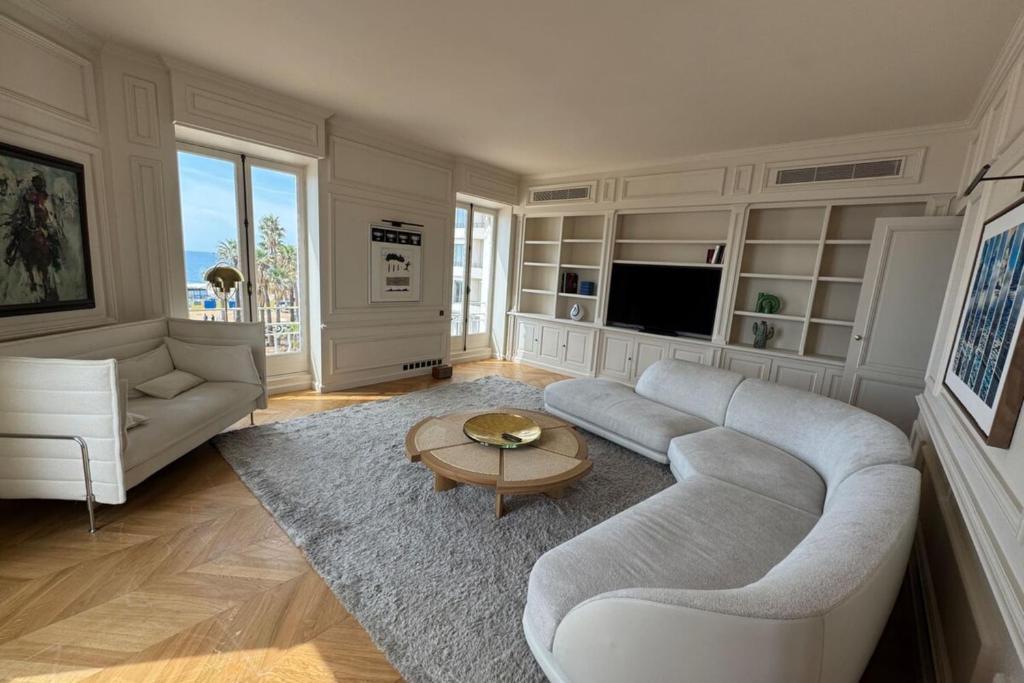 Brand-new 100 sqm apartment with breathtaking panoramic views over Cannes’ - 3