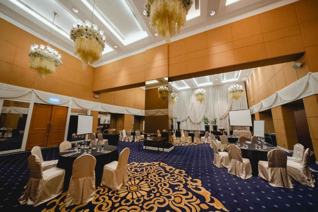 Banquet hall