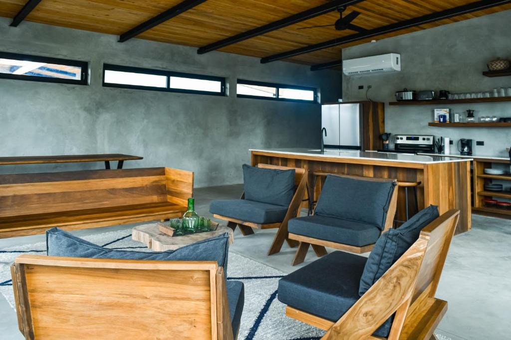 Seabird - Villa 28, Placencia Village