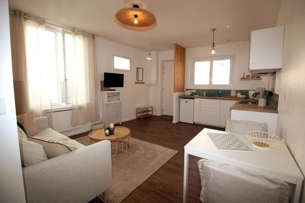 Belle maison de ville, T3, plage à pied St Charles - 2