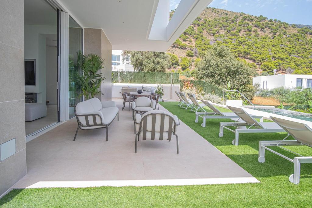 Luxury Villa Sunset Hills by ELE Apartments - 4