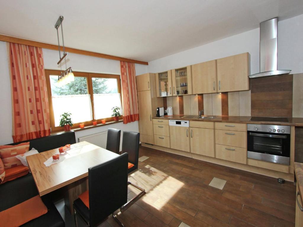 Apartment in Stumm near Ski Slopes - 5