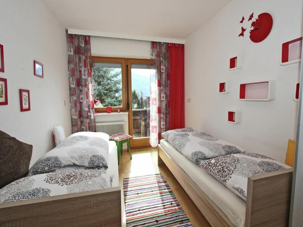 Apartment in Stumm near Ski Slopes - 4