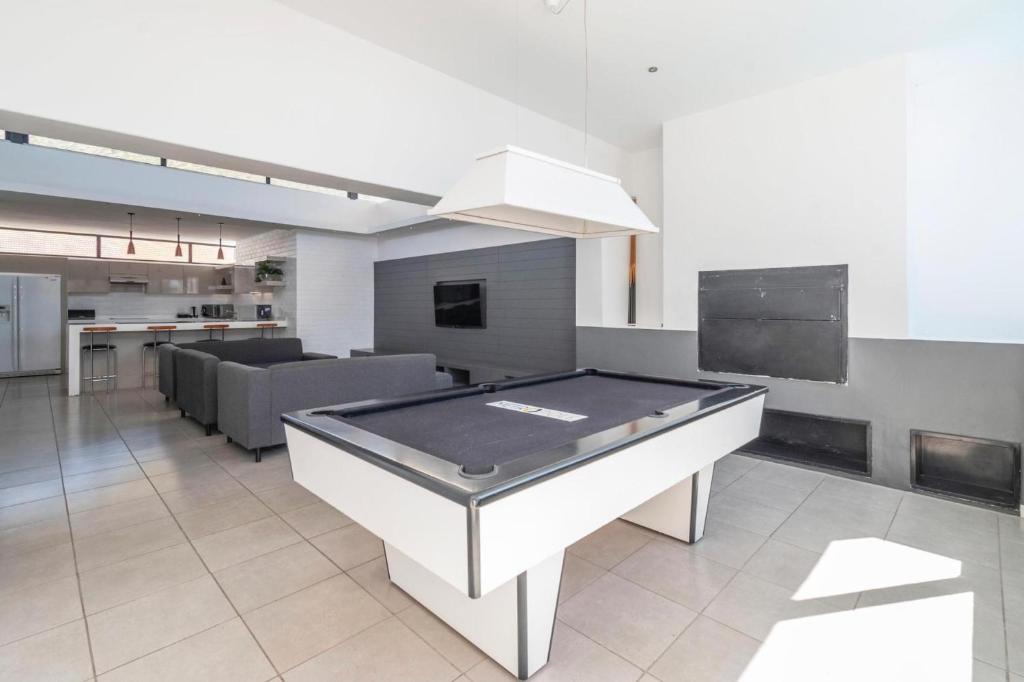 1st Floor Room Shared Metropole Building, Kapské Město