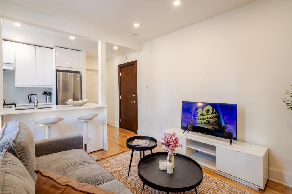 Downtown Hideaway Peaceful and Trendy, Montreal