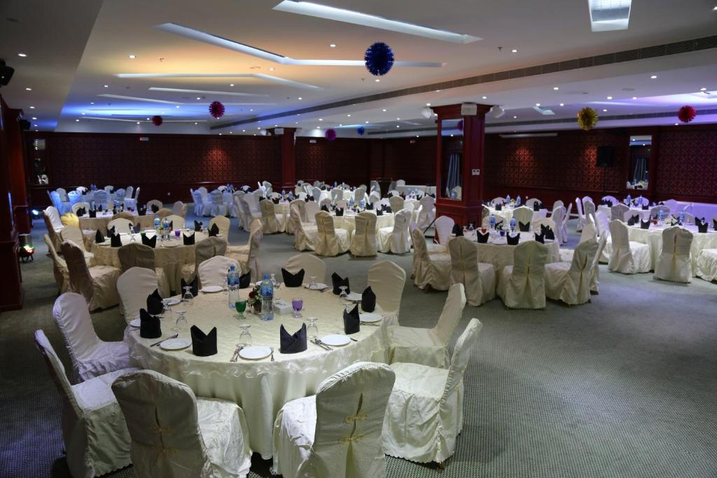Banquet hall