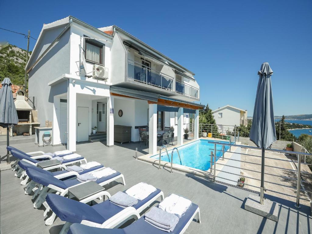 Luxury Apartment with heated pool in Starigrad, Starigrad-Paklenica