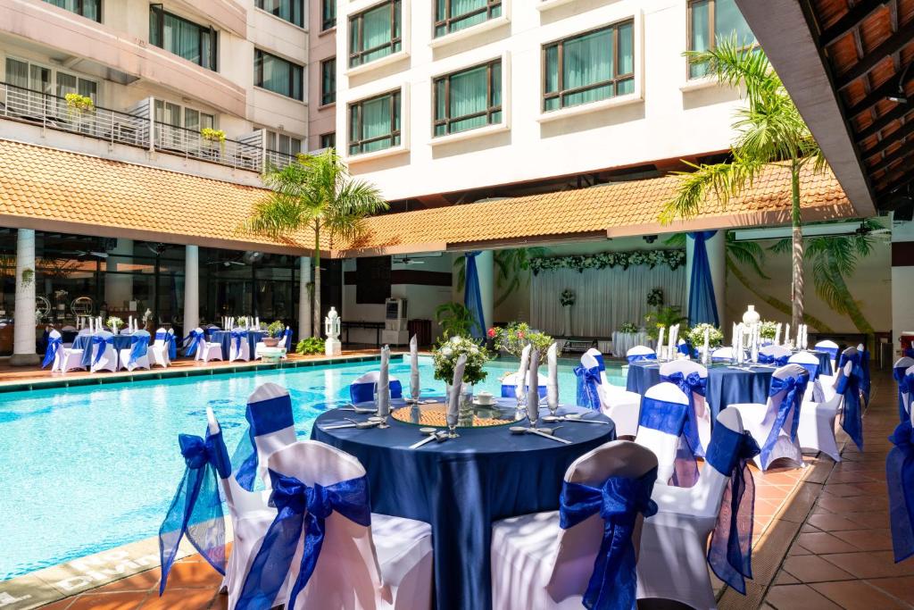 Banquet hall