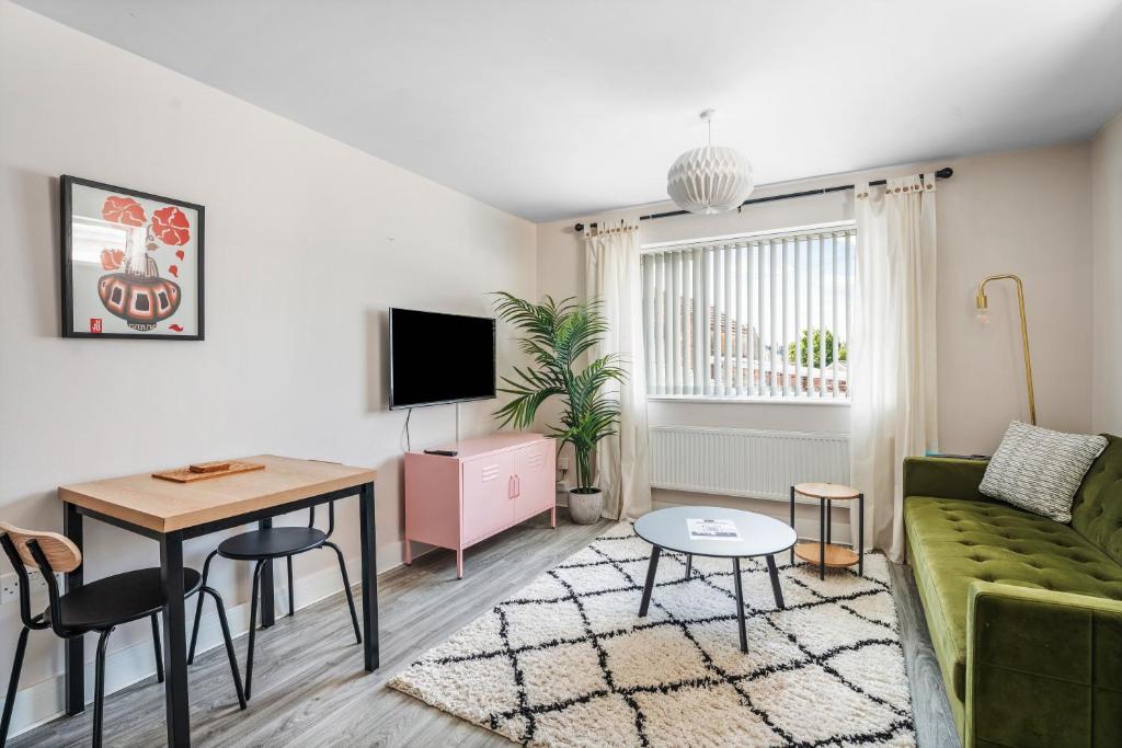 Modern 1BR Near Independent Eateries, Cardiff