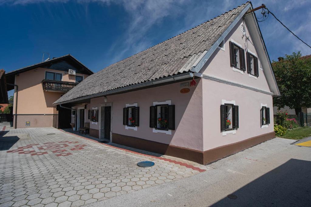 Hiša Varleh, Mengeš