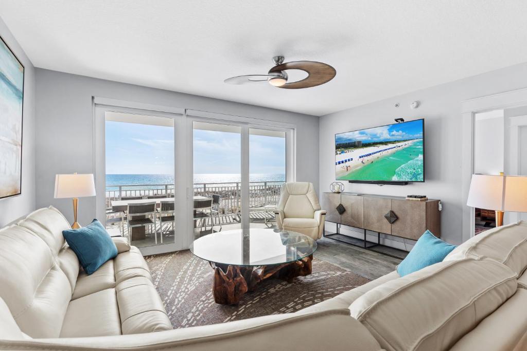 Blu 205 - Oceanfront True Luxury & 2 SETS Free Beach Service, Fort Walton Beach