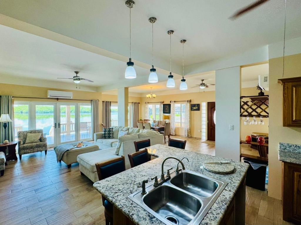 Lina Point Belize Overwater Resort