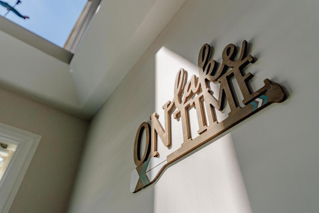 Lake It Easy 3 Level Home with Hot Tub and Game Space, Somerset