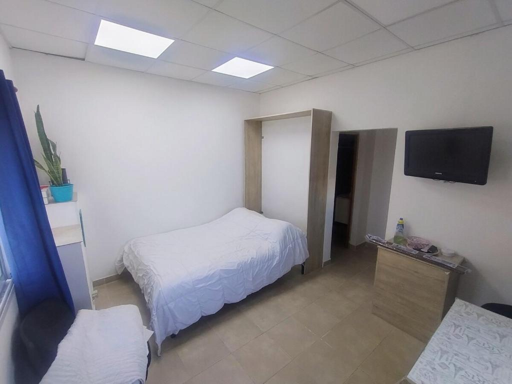 Departamento en las afueras - 3