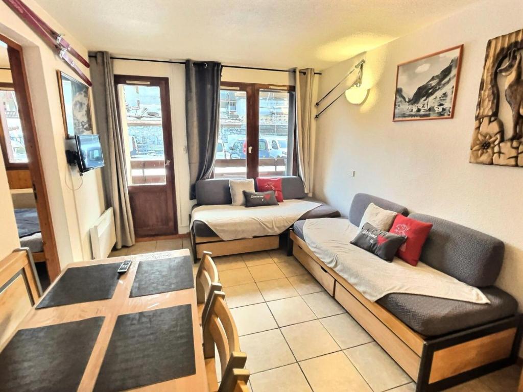 Résidence Les Jardins De Val - Appartement 2 pièces Cabine 6 personnes à Val d'isère à 350m du centre du village et 450m des pistes, place de parking incluse MAE-2664 - 1