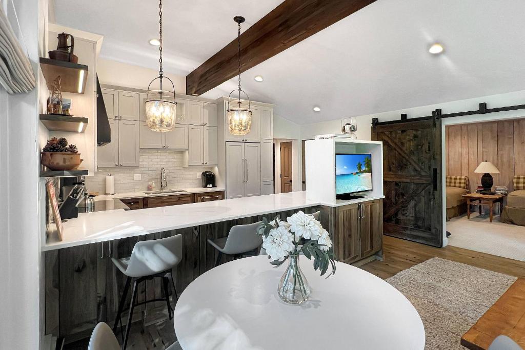 Shadowbrook 506, Snowmass Village