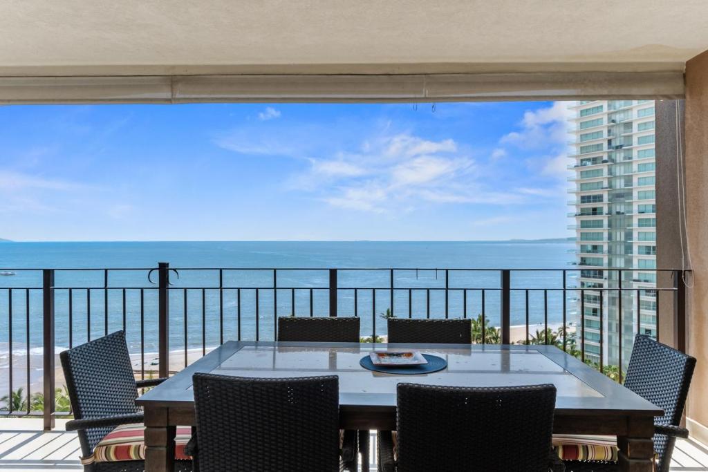 Beachfront, spectacular view, Grand Venetian - 5