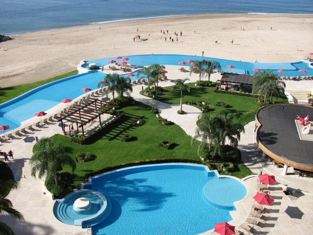 Beachfront, spectacular view, Grand Venetian - 3