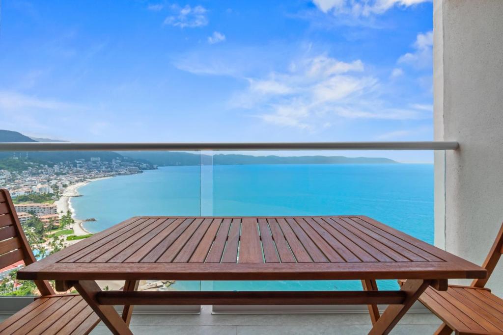 Magnificent view from the floor 26 - 2