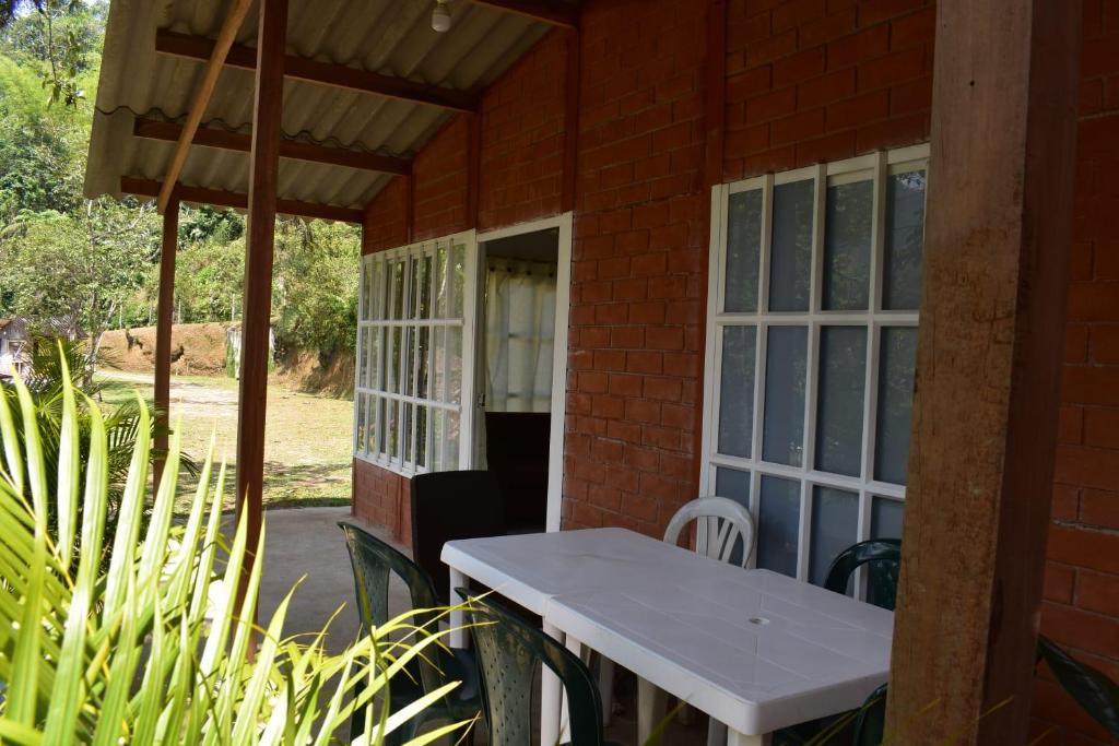 Rancho Super Cheers Pance Naturaleza y Aves, Cali, Colombia - 4