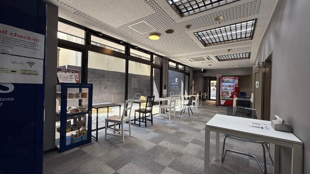 心斎橋難波関空直通Ambers 2224, Ósaka