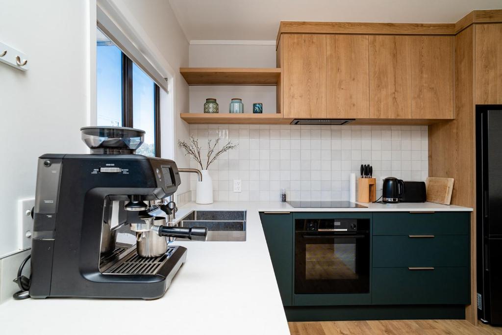 Dillon Darling - fun family bach, Waihi Beach